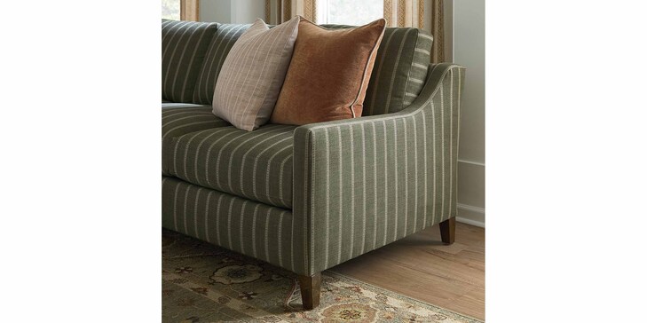 Classic Sofa image number 2